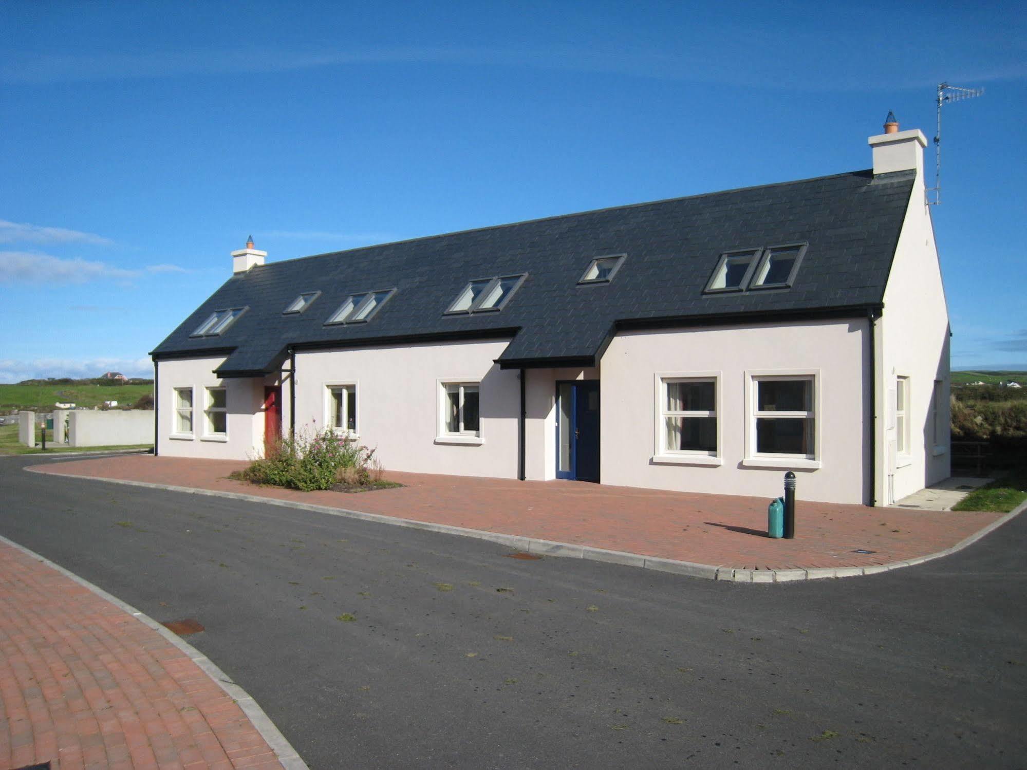 Doolin Village Lodges Exterior photo